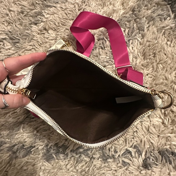 Checkered crossbody - Picture 4 of 4